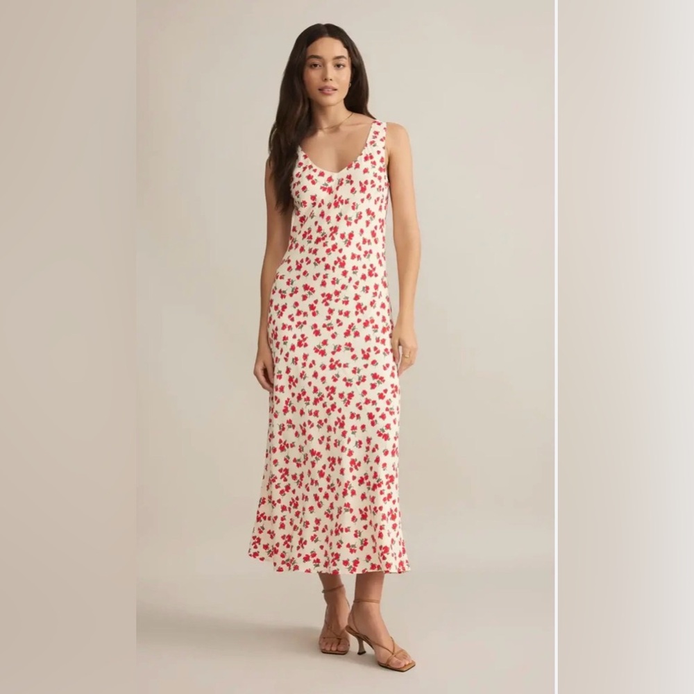 Z Supply HANA la Rosa Ditsy fully lined Maxi Dress
100% Viscose hand wash NWT